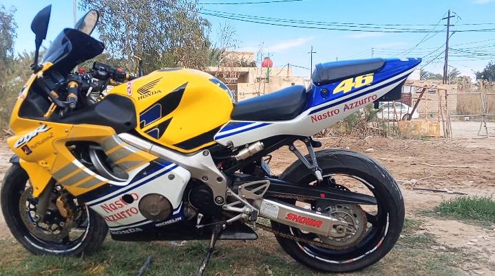 مكفوله ماعده الكور مفتوح ولاتكلي شبيه مابيه شراي جيب فيتر وياك وتعال افحص السعر 23 وبيه مجال حك الجيه فقط بيع ماراوس شباب مكاني الديوانيه اوراقه موجوده ونكره بكل وقت خاص ماكو شراي اتصل وبيك خير ودلل ***********
