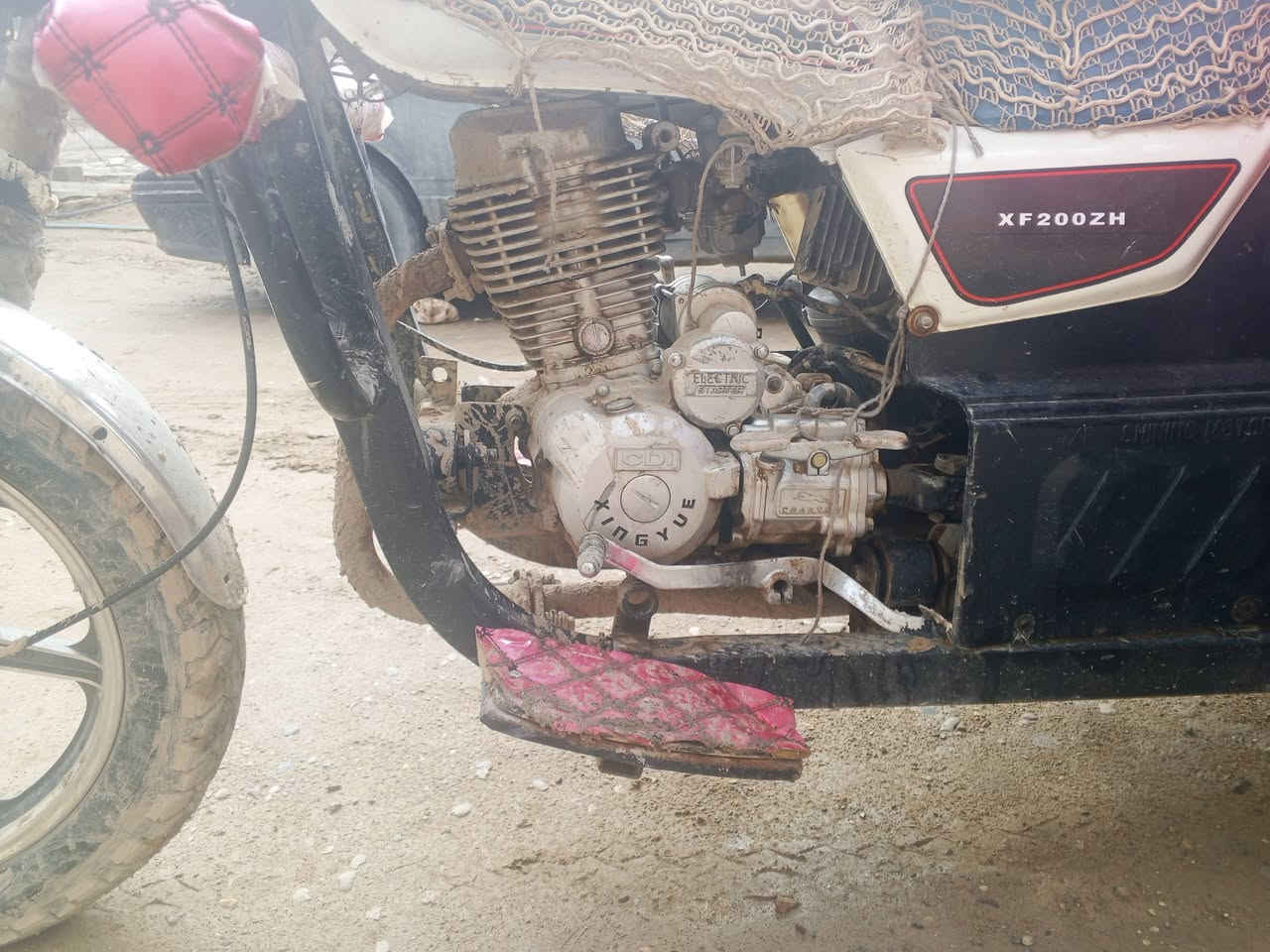 السلام عليكم ستوته موديل 19 اوراق منفيس اثنين ستوته نظيفه محرك 200 مكان ديالى سعر مليون200 وبيها مجال قليل اتصال *********** كهربائيات شغاله سلف  اشاره لايت كله شغال
