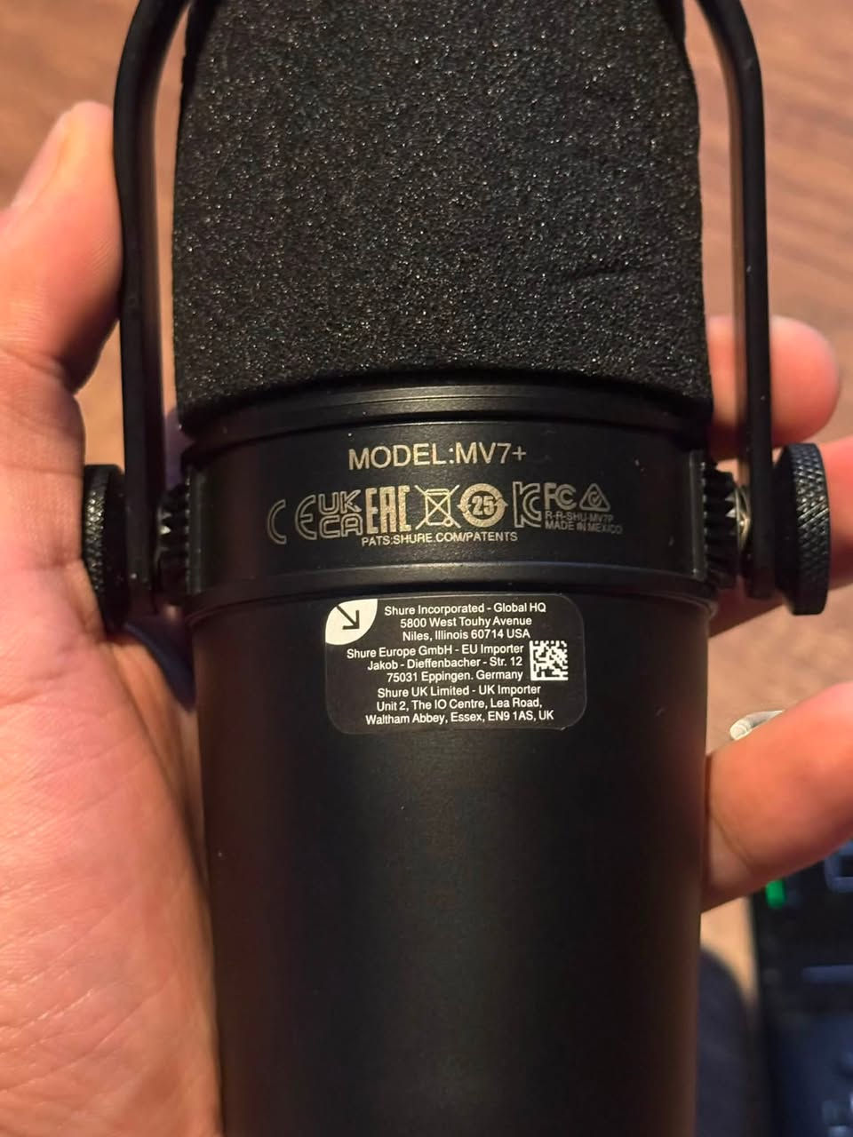 مايك شور MV7+
المايك اتعرف التطبيق عليه 
يباع كوبيي اخوان 
للحجز خاص او وتساب ***********
