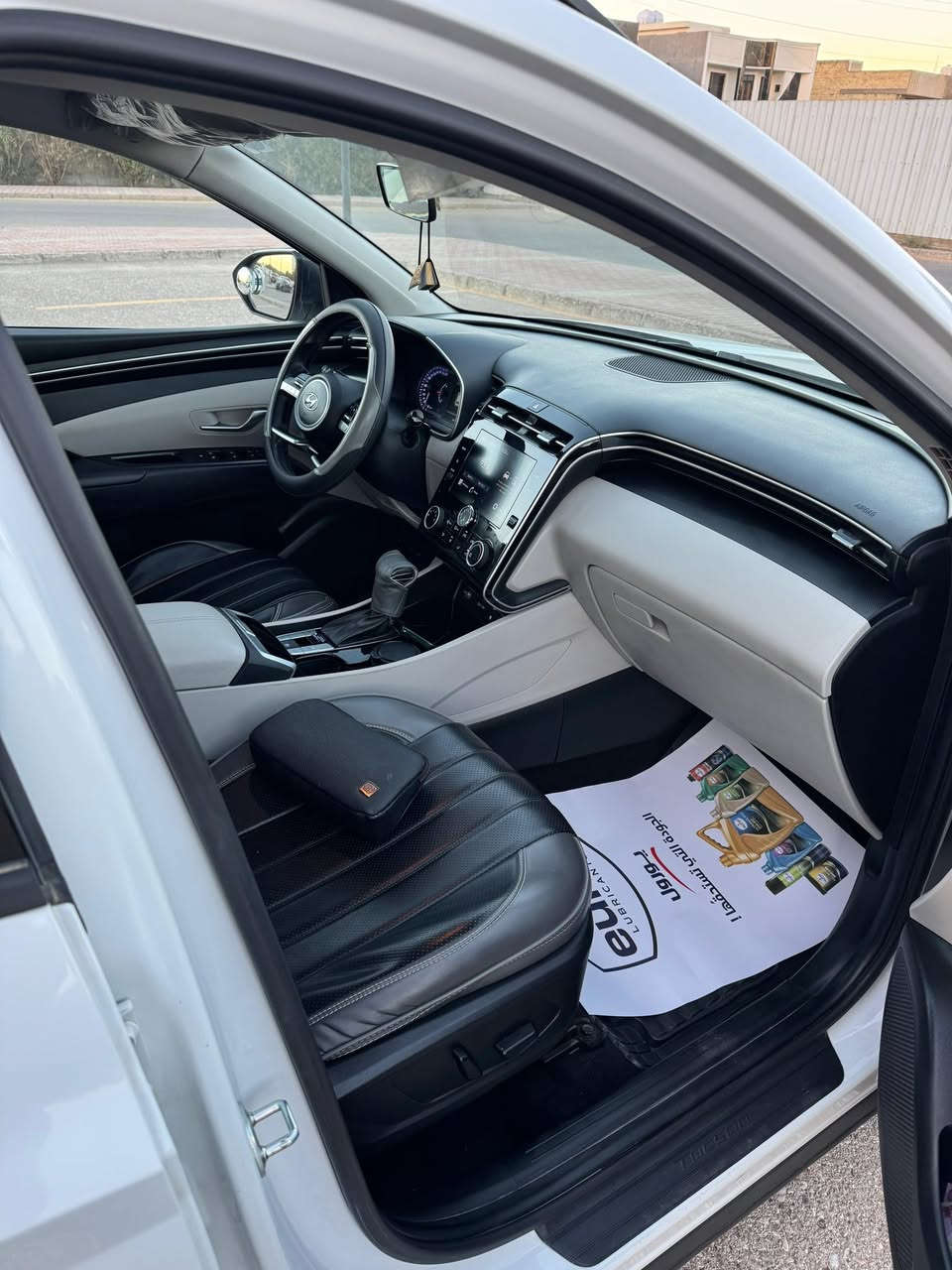 سلام عليكم عندي هونداي توكسان خليجي موديل 2022 ماشيه 36 الف محرك 2000 فول القمارة حديد بدون صبغ بدون تبديل بيه بارد أربع أصابع بل جاملغ  وبيه كم رصعة جهت السائق فقط رقم بغداد ابسمي مكان بغداد حي العدل السعر 197 بيه مجال بسيط ***********
