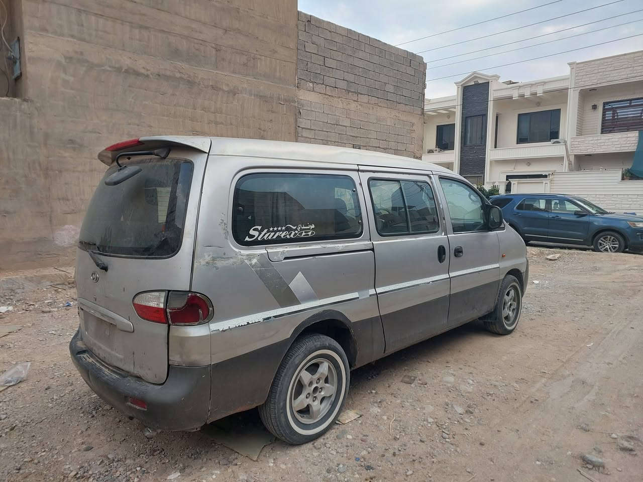 للبيع موديل ٢٠٠٠ مكفوله سوبر كاز ١١ راكب  سياره بدون ضربه شواصي بس واحد معمر درجة أولى وثاني شركه رقم بغداد مشروع مكينة كير صدر شرط سعر مناسب ٤٨ مكان سياره كركوك *********** واتساب مفتوح الي يريد يراسلني ما اجاوب على تعليقات
