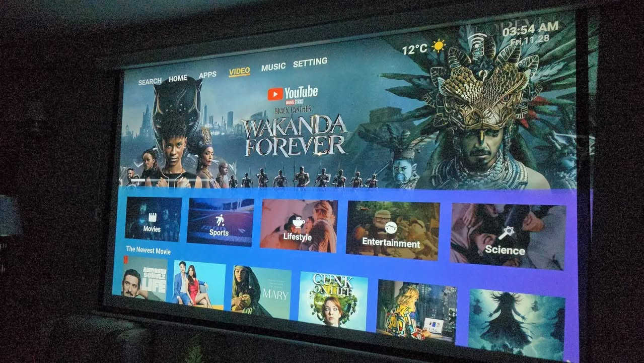 🔥جهاز العرض الداتا شو WiMiUS P63 🔥
🔥 يتميز بدقة أصلية تبلغ 1080 تدعم 4k🔥
مع هدية برنامج مفتوح بدون اشتراك جميع القنوات الرياضية الناقلة للدوري بن سبورت مع جميع القنواة الأفلام والمسلسلات العربية مع مكتبة ضخمة من الأفلام.. 
🚨ونظام Android TV مدمج في نظام سريع وسلس 🚨
📽️ويدعم تقنيات الاتصال الحديثة مثل Wi-Fi 6📽️
 و Bluetooth 5.2. 📲🎬 🥰ضمان فحص واستبدال 🥰
المواصفات الرئيسية :-
يتميز جهاز العرض WiMiUS P63 بمجموعة من الميزات المتكاملة والمفيدة للاستخدام المنزلي وفي المدارس والمعاهد والجامعات .

🔴 الدقة والسطوع: دقة أصلية تبلغ 1920 × 1080 بكسل، ويدعم إدخال إشارة 4K. يبلغ سطوعه حوالي 750 لومن ANSI (أو 650 ANSI حسب بعض المصادر). 28000 لومنز 
🔴 نظام التشغيل: مزود بنظام Android TV مدمج، مما يتيح الوصول المباشر إلى أكثر من 7000 تطبيق، بما في ذلك Netflix و Prime Video و Disney+ وغيرها، دون الحاجة إلى أجهزة بث خارجية.
🔴 الميزات الذكية: يشتمل على تركيز كهربائي مبتكر (Electric Focus) لتوضيح الصورة في ثوانٍ قليلة عبر جهاز التحكم عن بعد، وتصحيح انحراف رباعي النقاط (4-point keystone correction) لتعديل زوايا الصورة بسهولة. تعديل الزوايا تلقائي يحتوي على كامرة أمامية. 
🔴 الاتصال: يدعم أحدث تقنيات Wi-Fi 6 و Bluetooth 5.2 لنقل بيانات أسرع وأكثر استقرارًا، وربط مع جميع الأجهزة والاصدارات بدون تقطيع أو تأخير .. 
🔴 ويتضمن منافذ HDMI مزدوجة، ومنافذ USB مزدوجة، ومنفذ AV، ومقبس سماعة رأس.
🔴 الصوت: يحتوي على مكبري صوت مدمجين بقوة 10 واط. استريو صوت عالي ونقي . 

🔴 عمر المصباح: تستخدم تقنية إضاءة LED، بعمر افتراضي يصل إلى 30,000 ساعة. 
🔴 يغطي مساحة عرض ٧ متر مع خاصية التكبير والتصغير ، 
🔴 فوكس تحكم عن طريق الازرار الموجودة في أعلى الجهاز او عن طريق الرمونت كونترول  اوتو كيستون لتصحيح انحراف الزوايا . 
🔴 ذاكرة داخلية 32 كيكا والعشوائية 1 كيكا نظام سلس سريع التحكم والتنقل بين البرامج . 
🔴 الربط مع الهاتف الاندرويد والايفون لاسلكي بدون انترنت 
عن طريق خاصية المشاركة الاسلكية المثبتة ولا تحتاج إلى تثبيت .
🔴 تبريد مزدوج الجوانب يعطي انسيابية في تبريد عالي التوزيع 
لمشاهدة الأفلام بدون توقف . مع خاصية تنقية الغبار لتقليل من حدوث بقع سوداء . عدة تنظيف ملحق مع الجهاز.
🔴 المحتويات ستاند منضدي كيبلات ورمونت وكتلوك وعدة تنظيف . 
🔴 الجهاز جديد استيرادنا الخاص سعر الجهاز على الخاص يوجد جملة ومفرد 
وفرناه لكم  عرض لمتابعينا 
هدية مع الجهاز تنصيب مكتبة افلام وقنوات سنة كاملة
تنصيب سينمانا.
نعتذر عن كتابة الأسعار وذلك للحفاظ على تفاعل المنشور
السعر ١٢٠ الف. 
توجد اسعار جملة ايظا 
للحجز والاستفسار مراسلة الصفحة ✔️
توصيل بغداد ومحافظات 5 الف 🚗
واتساب 
*********** 
يسعدنا انظمامك إلى عائلة wimus والاستمتاع بمشاهدة سينمائية 😍#داتاشوسمارت
#داتاشو #بروجكتر #عارض_سينمائي #داتاشو#بروجكتر #بروجكتر #عارض_سينمائي #داتاشو #بروجكتر #عارض_سينمائي #داتاشو
