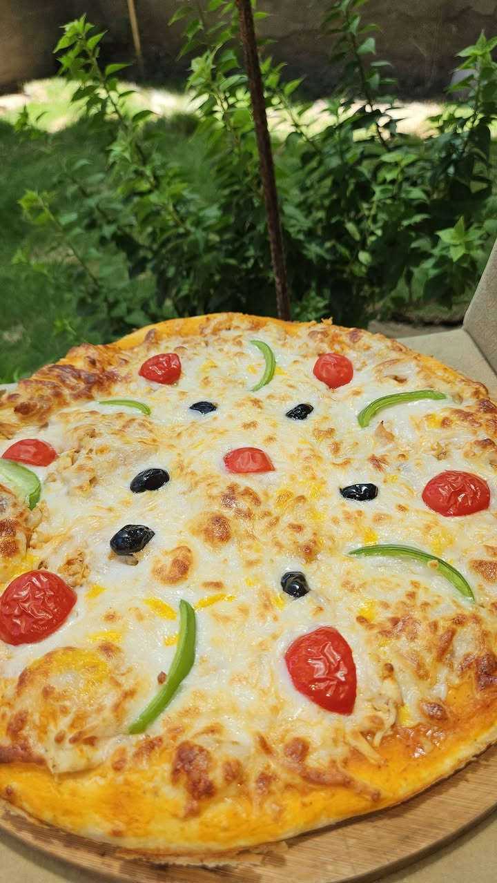 🍕 لأن البيتزا إلها طعم غير... طلبك صار أسهل!
بيتزا طازجة، جبنة تذوب، ومكونات مختارة بعناية 😍
اطلب الآن واستمتع بألذ نكهة توصل لباب بيتك. 🚗🔥
📞 اطلب هسه وخلي الطعم يحچي عن نفسه!
***********
