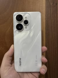 ريلمي 15 برو ذاكرة 512 اللون المميز ابيض  مستخدم لمدة شهر نظيف ومكفول ...