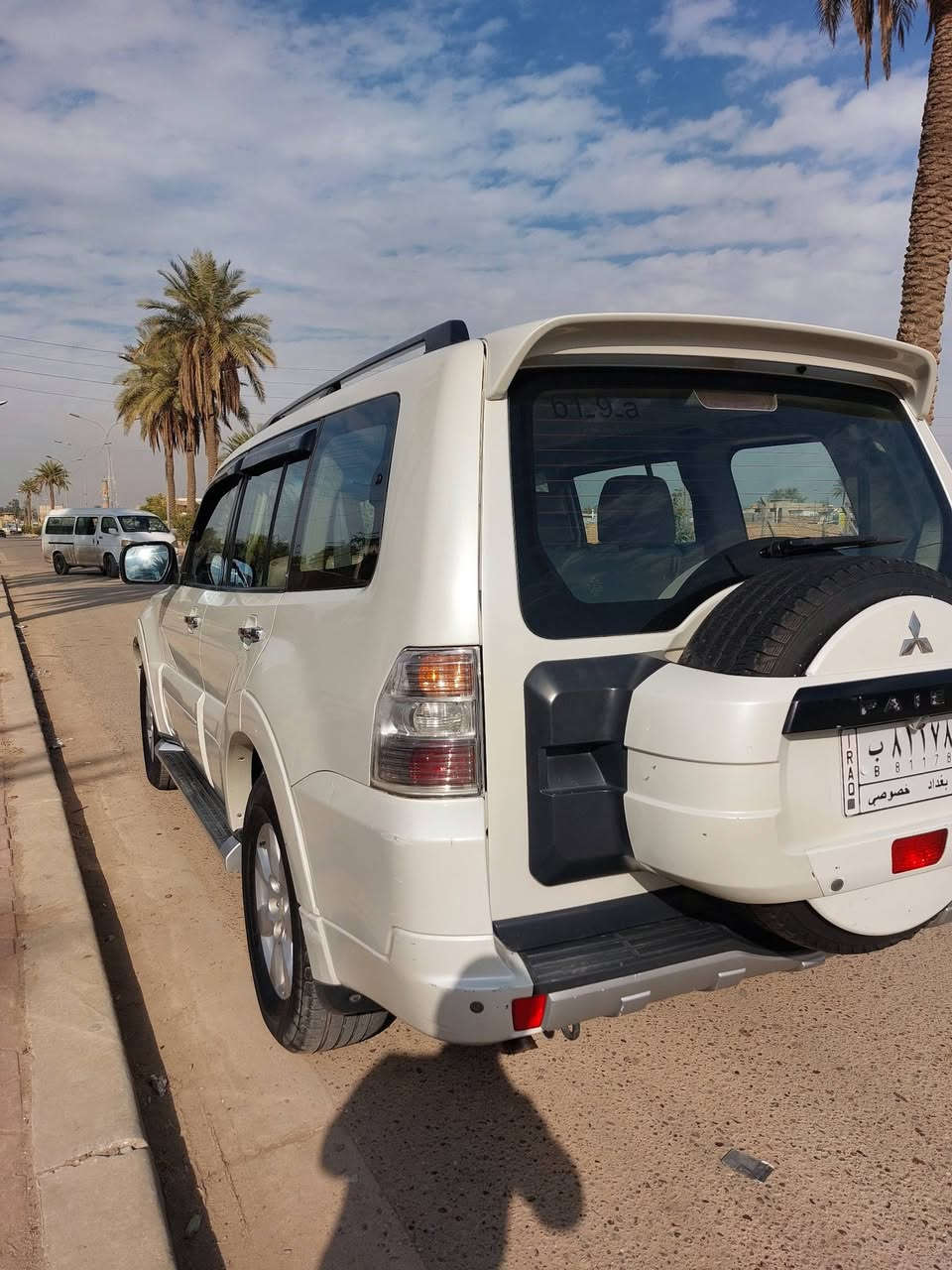 سلام عليكم                                              ياالله اللهم صلى على محمدوال محمد
سياره غنيه عن التعريف 
سياره باجيرو حبتور فول واحدعله واحد
سياره بيه جاملغ ايمن تبديل اصلي و بيه بارد ع كد شبر جاملغ خلفي سياره حلوه و نضيفه السعر  145 وبيه مجال 
موديل 2010
محرك3500
سياره بأسمي 
مكان سياره بغداد 
لتواصل عله رقم ***********
وات ساب موجود
