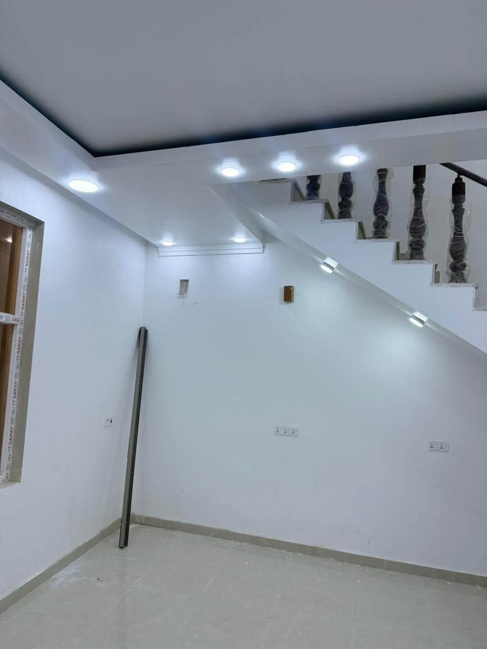 السلام عليكم بيت للبيع مساحته 100متر واقع حال120 في منطقة الموحيه بيت جديد طابقين ابو علي للعقار للتواصل الاتصال على الرقم واتساب *********** نستقبل كافة العروض
