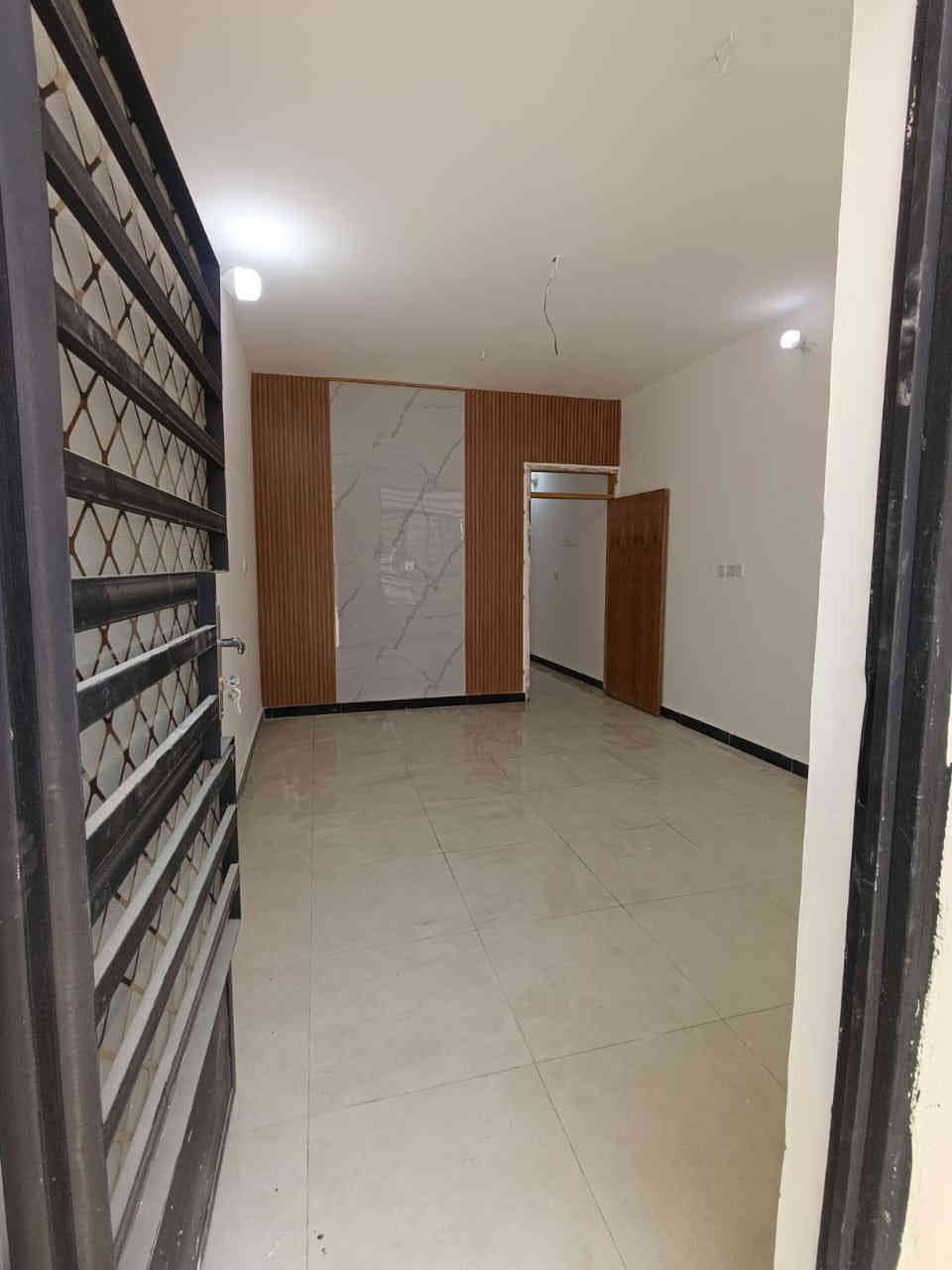 ⸻
🏠 دار للبيع – مساحة 80 متر (طابو صرف)

📍 الموقع:
الدورة – أبو دشير
قرب شارع 15 / شارع أبو حسين المضمد

🔹 المواصفات:
• طابق ونص زيرو
• استقبال
• مطبخ
• خدمات
• غرفتين نوم

📞 للاستفسار والاتصال:
***********
