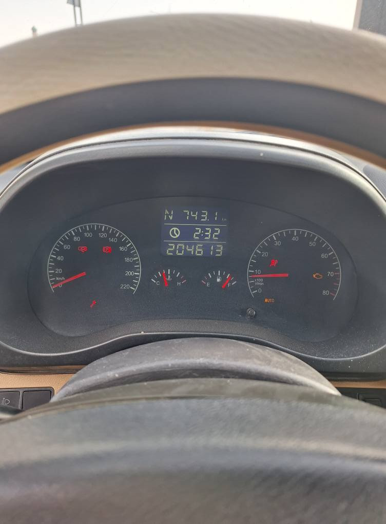 شيري تيكو 2013  
ضربه جاملغ   خيط تبخير 
السياره جاهزه من كلشي تايرات جدد 
بعض المشاكل البسيطه 
حداديه ١٠٠ بالميه
*********** ناصرية, ذي قار
