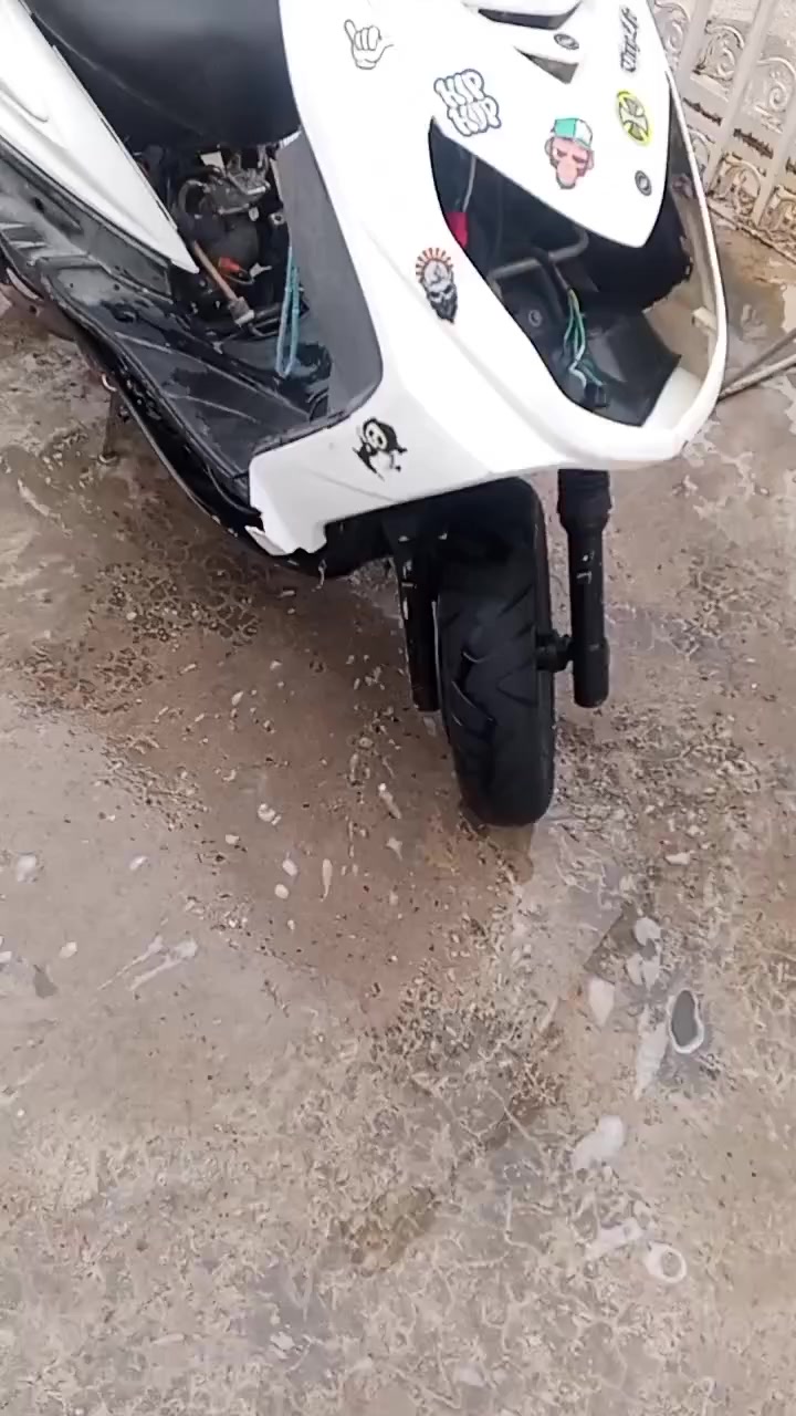 سلام عليكم عندي سكنس كوري فحل للبيع بوشه 58 ونص كهربائيات كله شغاله غراضه كامله موجوده شراي ***********
