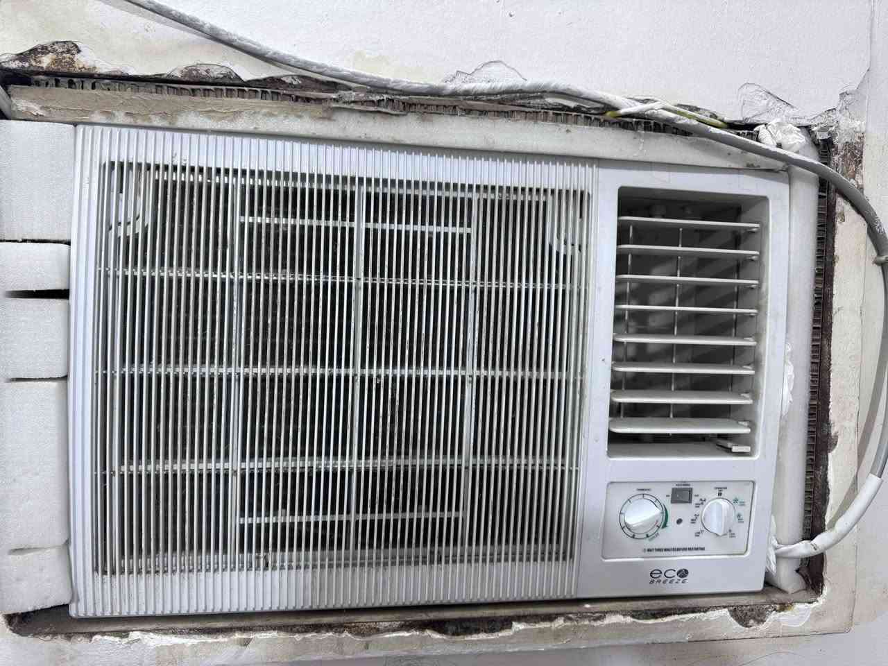 مكيف طن ونص شغال ١٠٠٪؜ برودته كلش قوية مابي اي عطل استخدام اقل الشهرين ماخذي ب٤٥٠ اريدة ب٢٥٠ قفل تجي تفحصة وتاخذة


**إذا كنت صاحب هذا الإعلان وتريد حذفه لأي سبب، رجاءا أرسل رسالة إلى الدعم الفني**