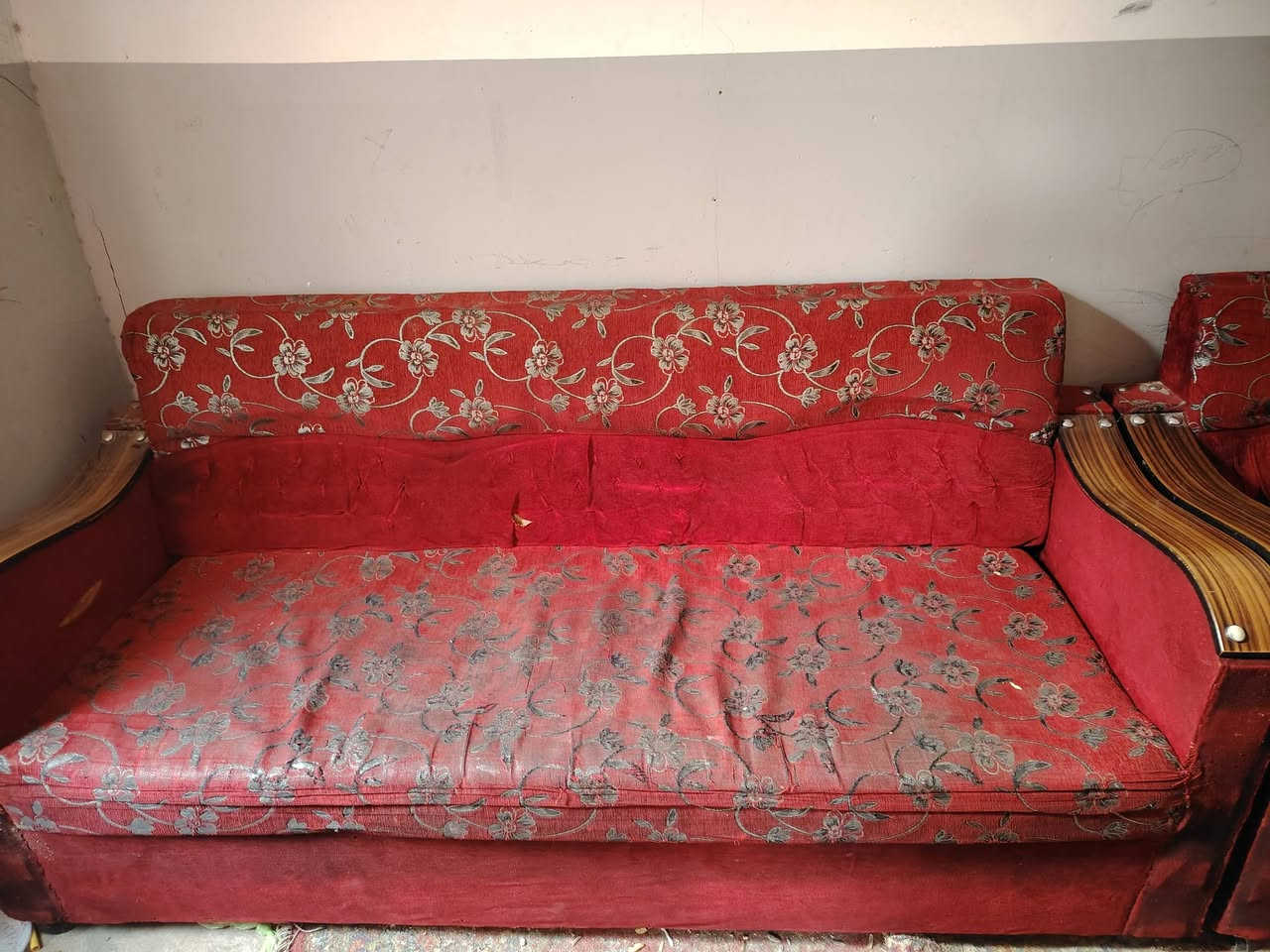 تخم 10 مقاعد نضافه 50 للبيع سعر مناسب عنوان شعله اللتصال ع رقم ***********
