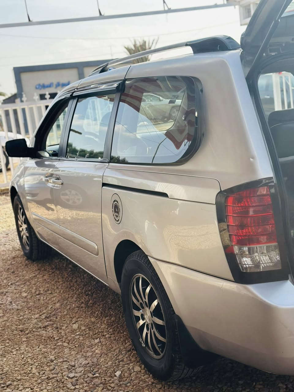 سلام عليكم 
البيع كيا سيدونا 
مودل 2014 
رقم بغداد الجديد دولي11
حادث جملغ مامي وشويه الباب 
اتصال ‭٠٧٨٣ ٨٧٠ ٧٩٥٤‬
