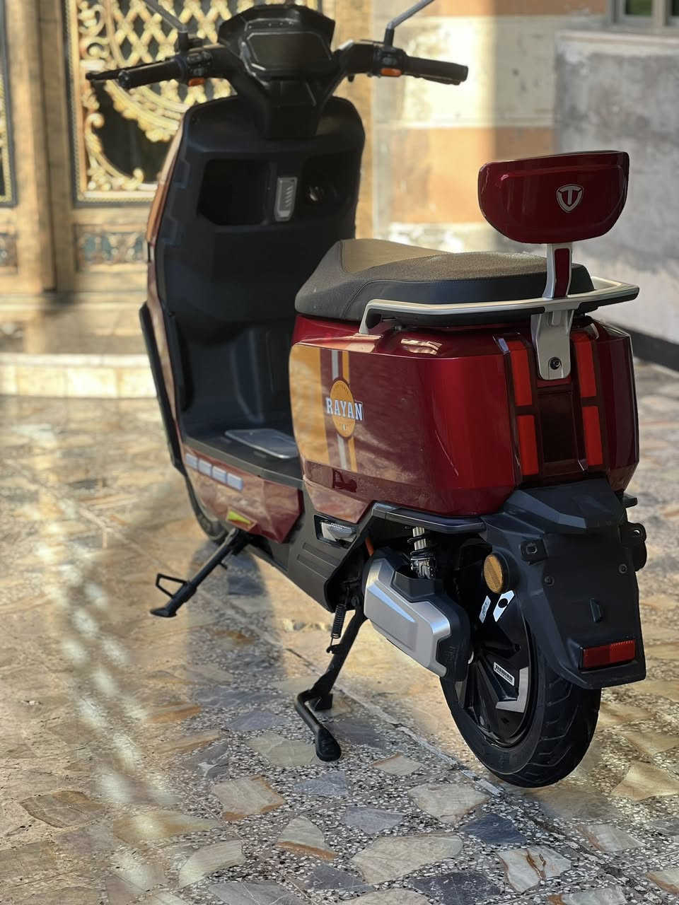 ريان وحش الكون للبيع
لون مميز
مواصفات
6 باتري
ملف 2000
80 كيلو بالشحنة الوحدة
نظام p
نظام R
نظام حماية سرقة
نظام بصمه
تربط على موبايل
قاطع دورة
نظام abs
منفذ شحن USB
مكانه بغداد العبيدي 
السعر 950
***********َ
