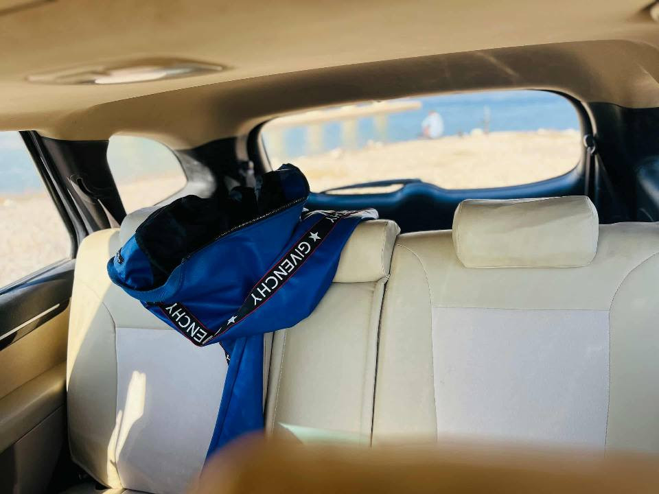 السلام عليكم ورحمة الله وبركاته للبيع سنتافي 12فول واحد على واحد محرك كصه كير شرط توياير صدر 80/100 كهربائيات تبريد فتحه سقف تحكمات كل شرط سيارة مامتعوبه شرط احله من الصوره حادث بين البوب جلخ بلرصيف  والسونار موجود بلصوره الجاملق الخلفي بي معجود اوصبق السنويه صاقطه صار سنه شرط التحويل السعر المطلوب138بيها مجال الف الهلا بلگرايب*********** كركوك, العراق
