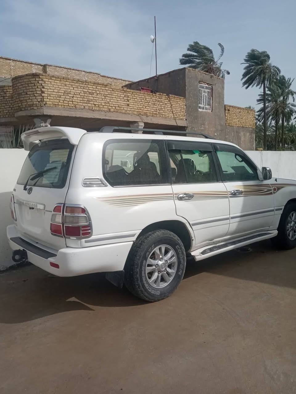 ياالله لاندكروزر موديل 2004 للبيع رقم بصره سياره جاهزه  خير من الله سياره بيه صبغ حزام تخم تاير وحدايه جديد كهربايات كله شغاله تحويل مباشر ارقام جدد هزه صار 8 تشهر داخل هزه سعره 110وبيه مجال ترهم مراوس  حسب الاقناعه مكان ديوانيه مهناويه رقم موبايل *********** اتصل وبيك خير ودلل سعر بي مجال للشراي
