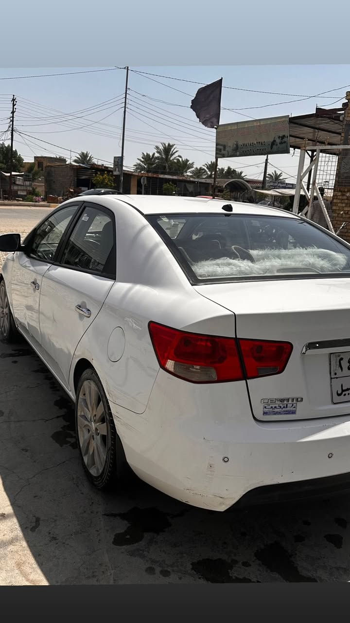 سيراتو ٢٠١٣
مكينة مكفولة
كهربائيات فول 
گير مكفول 
تايرات جديدة 
تبريد شغال 
سيارة ناعمة وحلوة 
كل الكهربائيات شغالة
فقط ضربة بسيطة بالجاملغ ومامبينة 
السعر ٩٨ ورقة نقدي 
مكاني ديوانية
تليفون ***********
