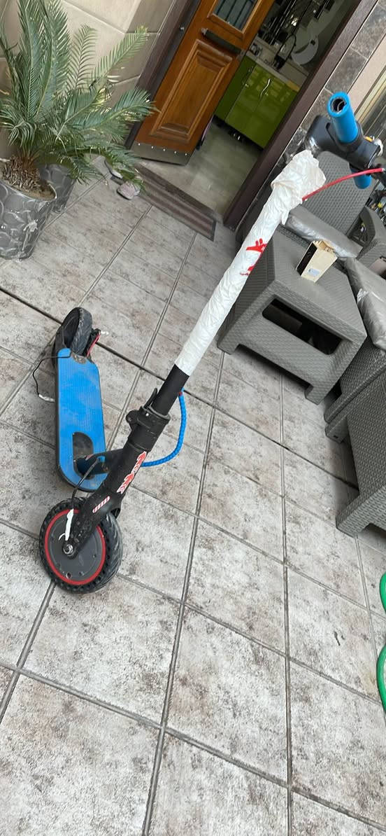 سكوتر جديد بس بي نقص  جاملغ أمامي وخلفي تخم تايرات جديده وبي مجال مكاني بغداد حي الجامعه الرقم*********** السعر ٣٩٠ وبي مجال لخاطر الطيبين Colombo, Sri Lanka
