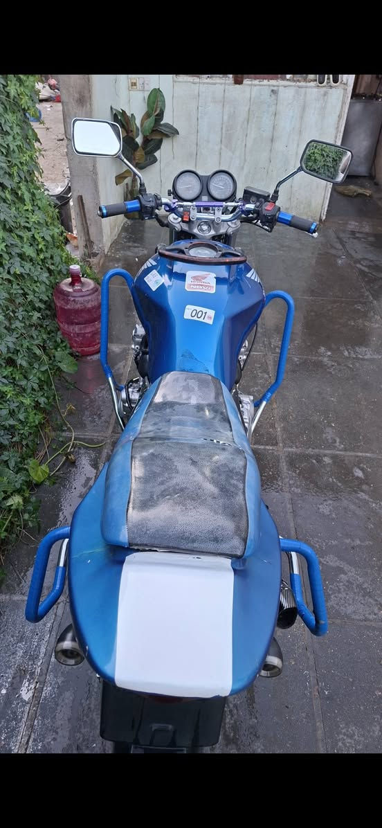 سلام عليكم/سيبي فور 400نوزل كفاله عامه ودراجه جديده مابيه كل نقص كفاله مكينه كير شلع معدل كهربائيات تايرات جدد صالنصه رياضي ادروع اوراق كامله السعر 16ونص وماكوهيج سعر بس متوازي عل بيعته مكاني بغداد والشراي يتصل ***********
