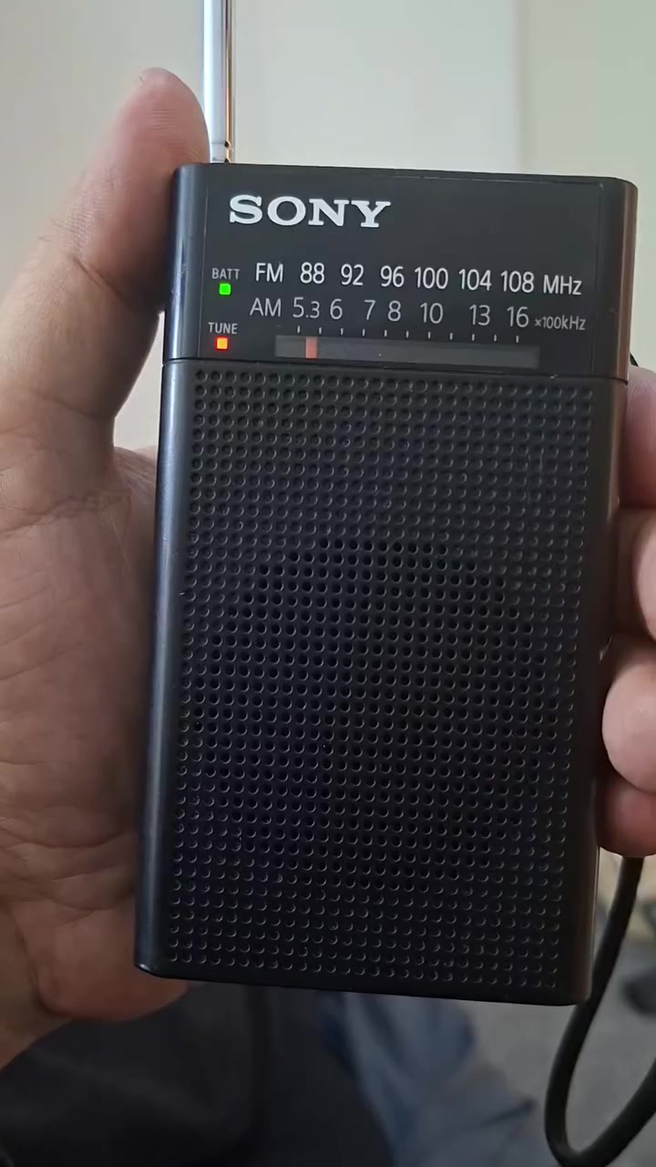 راديو FM AM ب30 فقط قفله
SONY ب ضوء لبيان عمر البطارية المتبقي
وضوء عند ضهور المحطة سحب وجودة عالية يستغل باتريين قلم.


**إذا كنت صاحب هذا الإعلان وتريد حذفه لأي سبب، رجاءا أرسل رسالة إلى الدعم الفني**