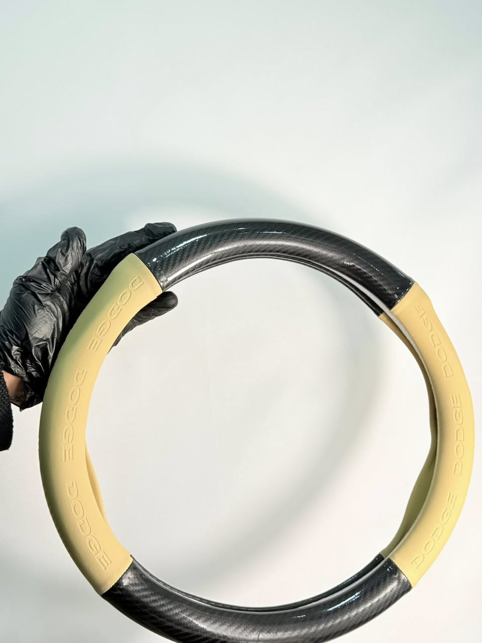 سعر القطعة 3 الف دينار عراقي بيع كل الكمية حصرا
200 قطعة 
سعره من الصين بدون شحن 3.2$ 

جميع أنواع السيارات هاي الكوالتي فقط كاربون فايبر لامع 

للتواصل وتساب 
***********
