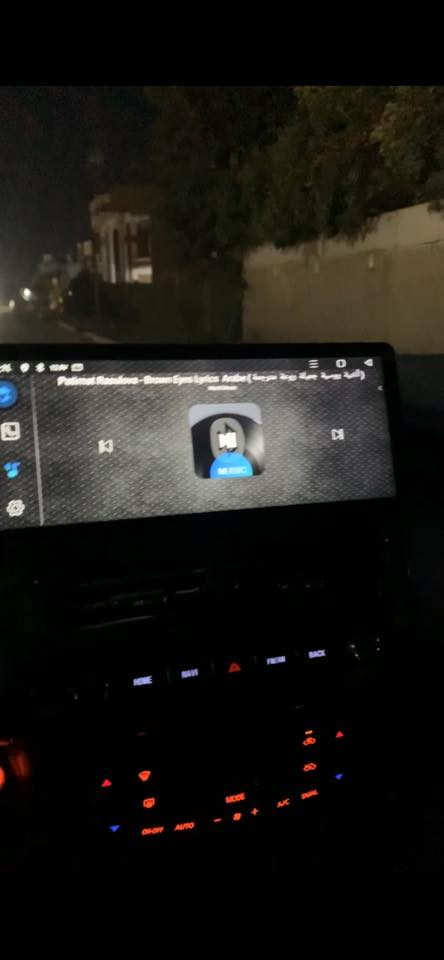 السلام عليكم شباب شاشه لكزز نيسان سنترا 2018 امانه الله ارقه شي مواصفات اععلى شي حجم 12 كامله  جي بس اس وياها هيه والتحويله مال دكتات التبريد امانه الله هيه وشدها صارت عليه ب300 الف اقل الشهر  هسه اريدها ب250 قفل وشرط الفحص واي استفسار ***********
