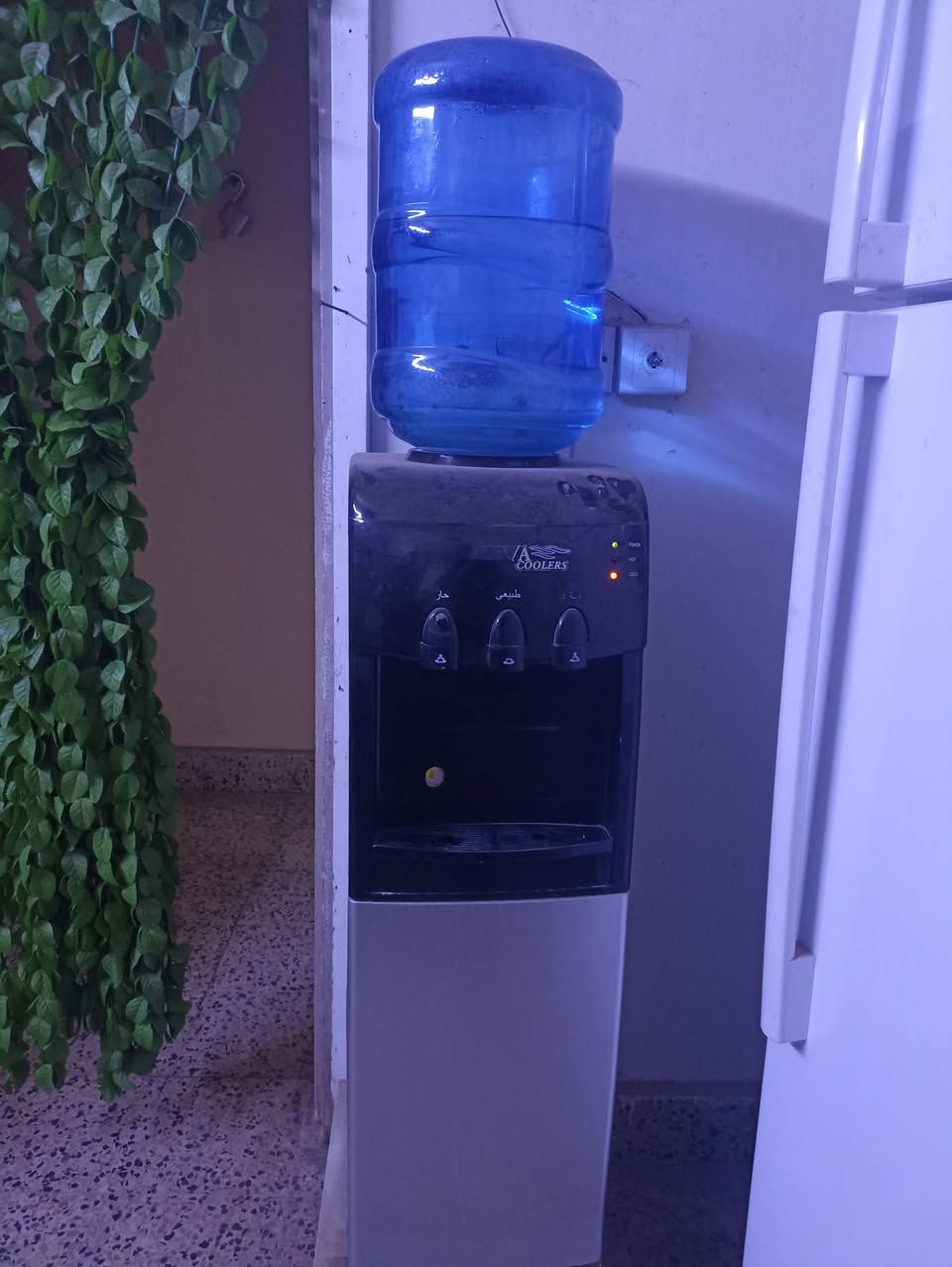 البيع بارد اب 75 أو طباخ اب 100 أو ثلاجه جديده  350 رقم الهاتف ***********
