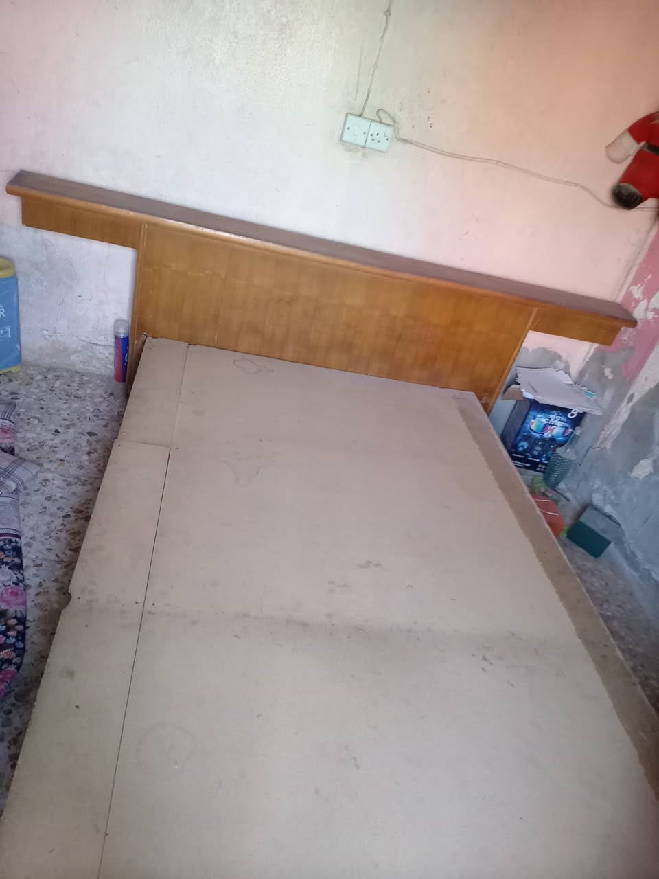 سلام عليكم غراض بيت للبيع
جدا نضيفات وكلهن درجه اولى
مبردات ثنين شغالات ونضيفات ماطور وكشر نضيف كلمن وسعره
 بغداد ***********
