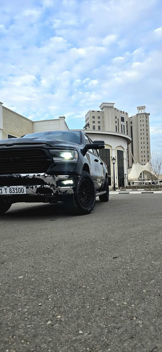 السلام عليكم 
دودج رام ايتورك5.7  2023 للبيع
بك هورن ((BIG HORN))
ماشيه 52 الف مايل 
مواصفاته معروفه مع ذلك نذكرهم
مري كهرباء 
شاشه وسط 
تدفئه مقاعد 
تدفئه ستيرن 
محدث بجم لارمي
السعر ٢٦٥ بي مجال بسيط 
تفاصيل اكثر رقم ***********
