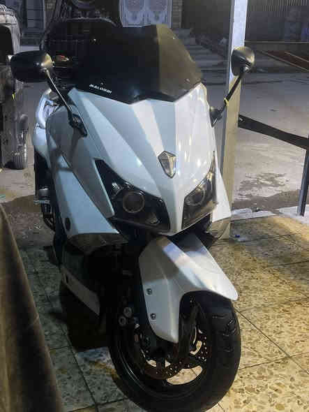 تي ماكس للبيع موديل 14 ماشيه45 الف دراجه شخط ما بيه. كلشي بيه بلادي. اشاير زنون لايت ماله زنون قايش اصلي مو تجاري تجي و تشوف بعينك سويجين  حساس ستاند نضام ABS الدراجه كفاله عامه. السعر  ٤٩ وبيه مجال ***********
