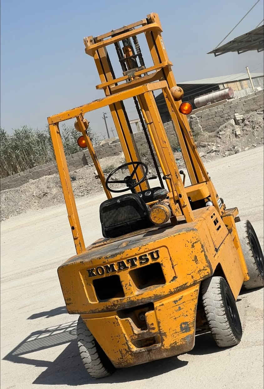 لسلام عليكم
للبيع شوكيه كوماتسو
حركتين جب عالي جاهزه
السعر ٥٥ وبيها مجال المكان نجف

***********
***********
