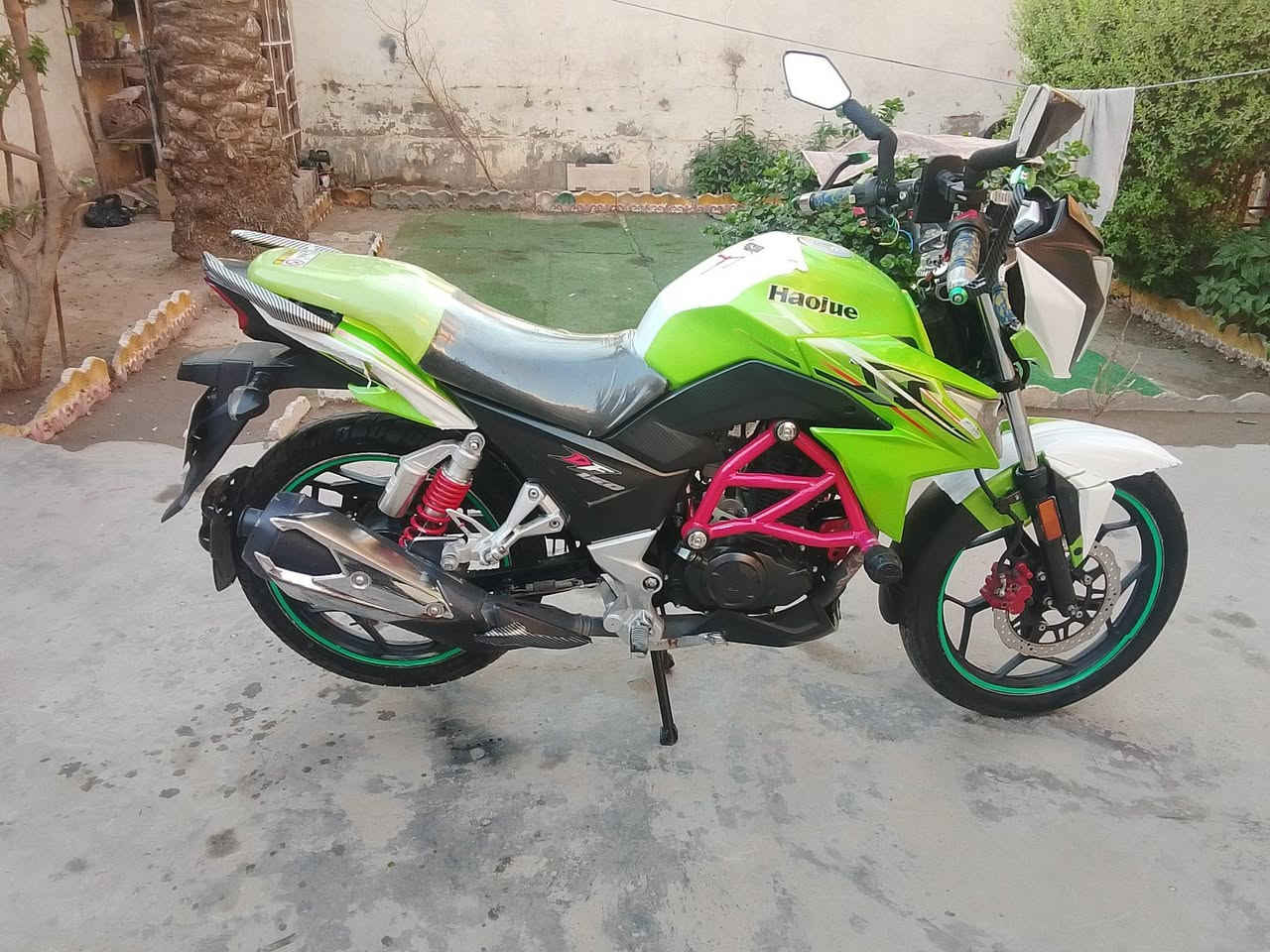 دراجه هاوجي دي اف  للبيع السعر 16 ونص بيه مجال مسجل وكامل سنويه ولوحات رقم انكليزي موديل 20 جديدة كلش مكفوله من كل شي للاستفسار على رقم ***********
