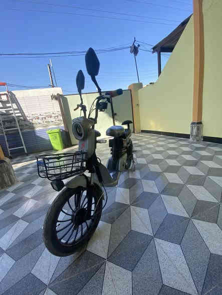 السلام عليكم شباب بايسكل  شحن كامل جديد 4 بطاريات  
السعر 200 المكان ديالى غالبيه سيف سعد 
الرقم :***********  راسل واتساب 

او تريد تعال خاص افهمك التفاصيل
