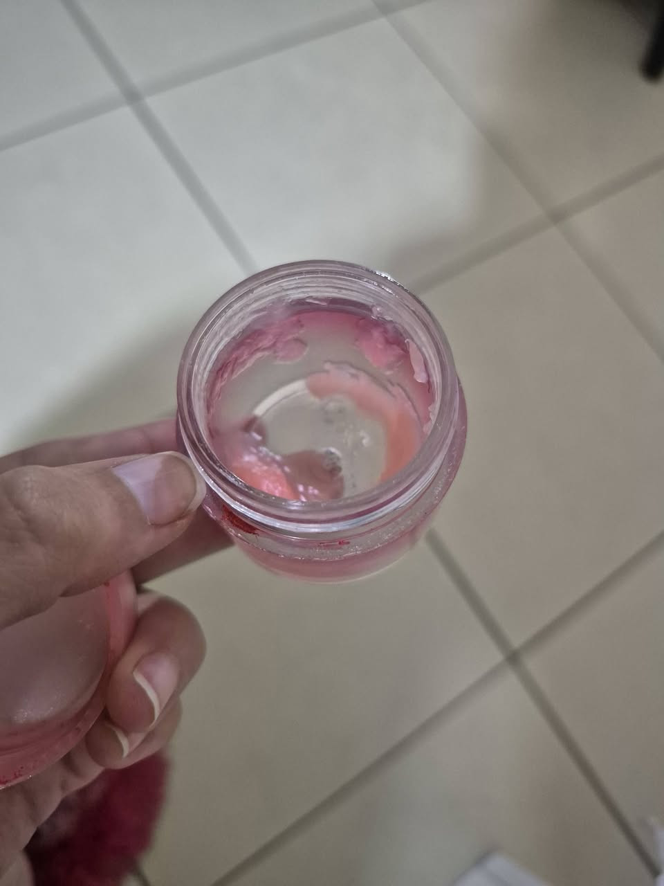 يعني هاي تجربه شخصيه واللعبه كدامكم فارغه 
بنات هذا ماسك الشفه رهيب رهيب ينطي ترطيب عميق بحيث الشفه تصير ريانه اني صارلي سنه وأكثر استعمله لان شنو اخلي ربع ساعه على شفتي وراها بلكلينس امسحه واشوف الجلد الميت الي بلشفه يوكع بلكلينس رهيب وشنو الشفه تصير ريانه توب توب اموت عليه طبعا متوفر عندي وسعره ب٣ بنات الي تجي وتكول اعلان بكيفكم تريدون تاخذونها مني من غيري الي يعجبكم مجرد نصيحه الكم 
اكثر وحده تتفاعل تفوز كل خميس وحده تفوز


**إذا كنت صاحب هذا الإعلان وتريد حذفه لأي سبب، رجاءا أرسل رسالة إلى الدعم الفني**