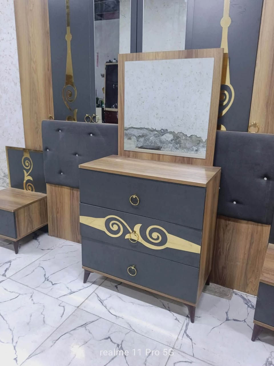 غرفة نوم تركي مستخدم😍💥 
 نضافة95💯
عدد القطع / 5
نضام / ابواب 🦋✨
سعر / 475🤍✨
شد ونقل داخل بغداد مجاني🛻
يوجود توصيل محافضات


**إذا كنت صاحب هذا الإعلان وتريد حذفه لأي سبب، رجاءا أرسل رسالة إلى الدعم الفني**
