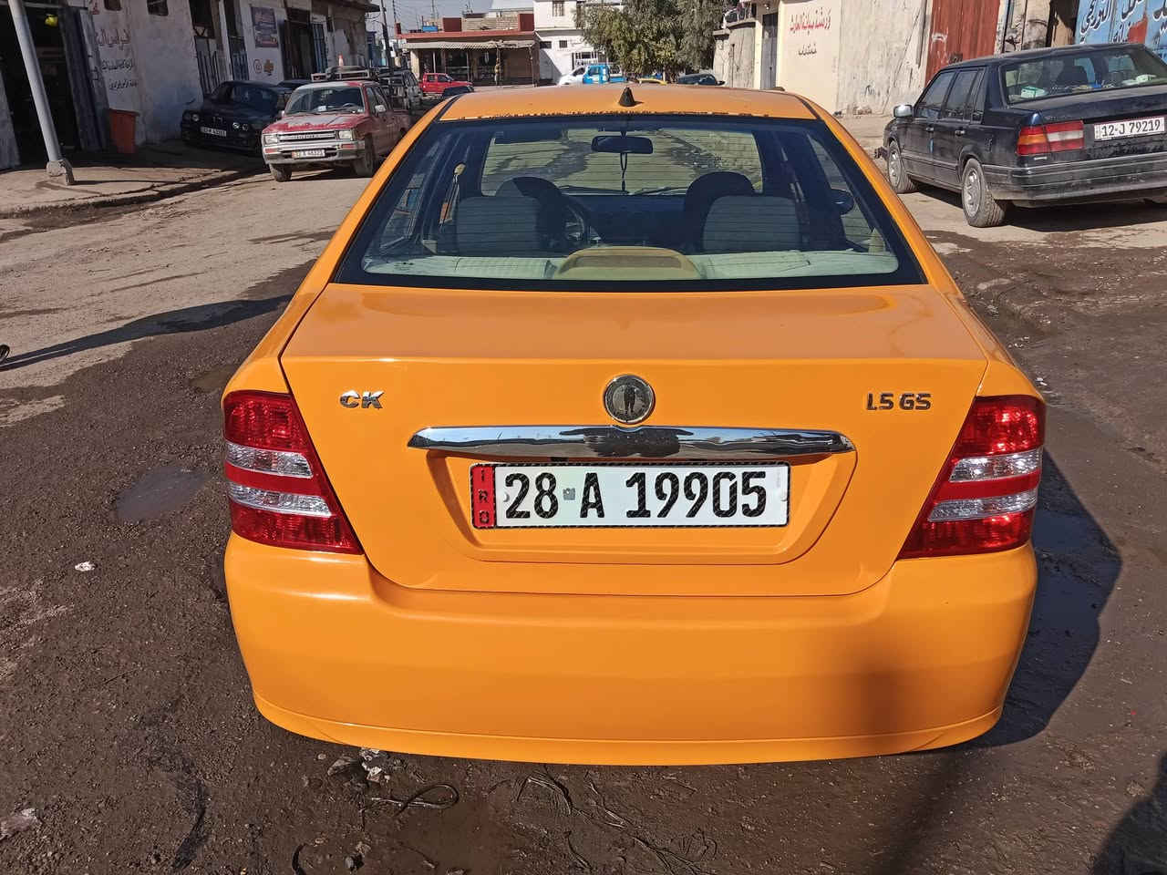 السلام عليكم سي كي 2012 للبيع رقم نجف انكليزي اني الشرعي شرط التحويل  سنويه 2028 هزه جديده هيئه غرامات صفر مكينه كير شرط عينه وكلج وفلاوين جدد شادهن طخم تايه جديد باتري جديد سياره جاهزه ما تصرف عليها دينار سعرها 35 وبيها مجال بسيط رقم الهاتف ***********
