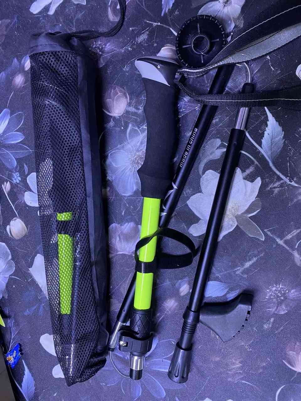سلام عليكم 

 أقطاب مشي لمسافات طويلة (Trekking Poles) قابلة للطي. 
النوع: أقطاب رحلات قابلة للطي (Folding/Collapsible Poles).
المميزات: مقبض مريح، هيكل خفيف الوزن.
الاستخدام: توفر الثبات والدعم أثناء المشي، خاصة في التضاريس الوعرة.
الملحقات: تأتي مع حقيبة شبكية للتخزين والنقل.
اعلى سعر ابيع توصيل جميع الامحافظات


**إذا كنت صاحب هذا الإعلان وتريد حذفه لأي سبب، رجاءا أرسل رسالة إلى الدعم الفني**