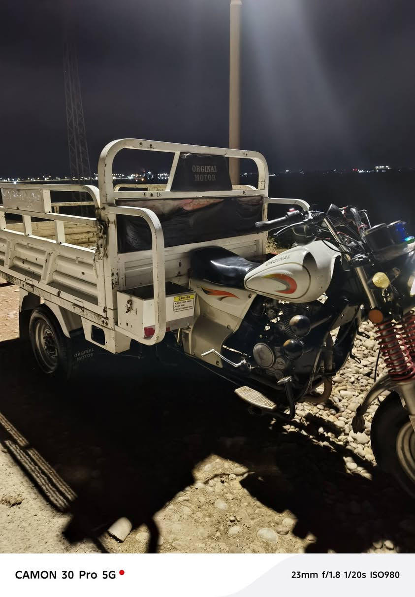 السلام عليكم ستوته للبيع موديل 20 انجنرال محرك ما مفتوح كهربائيات كامله شرط الشاصي السعر 950 بها مجال للطيبين مكان اوسجه غربي منفيس موجود ***********
