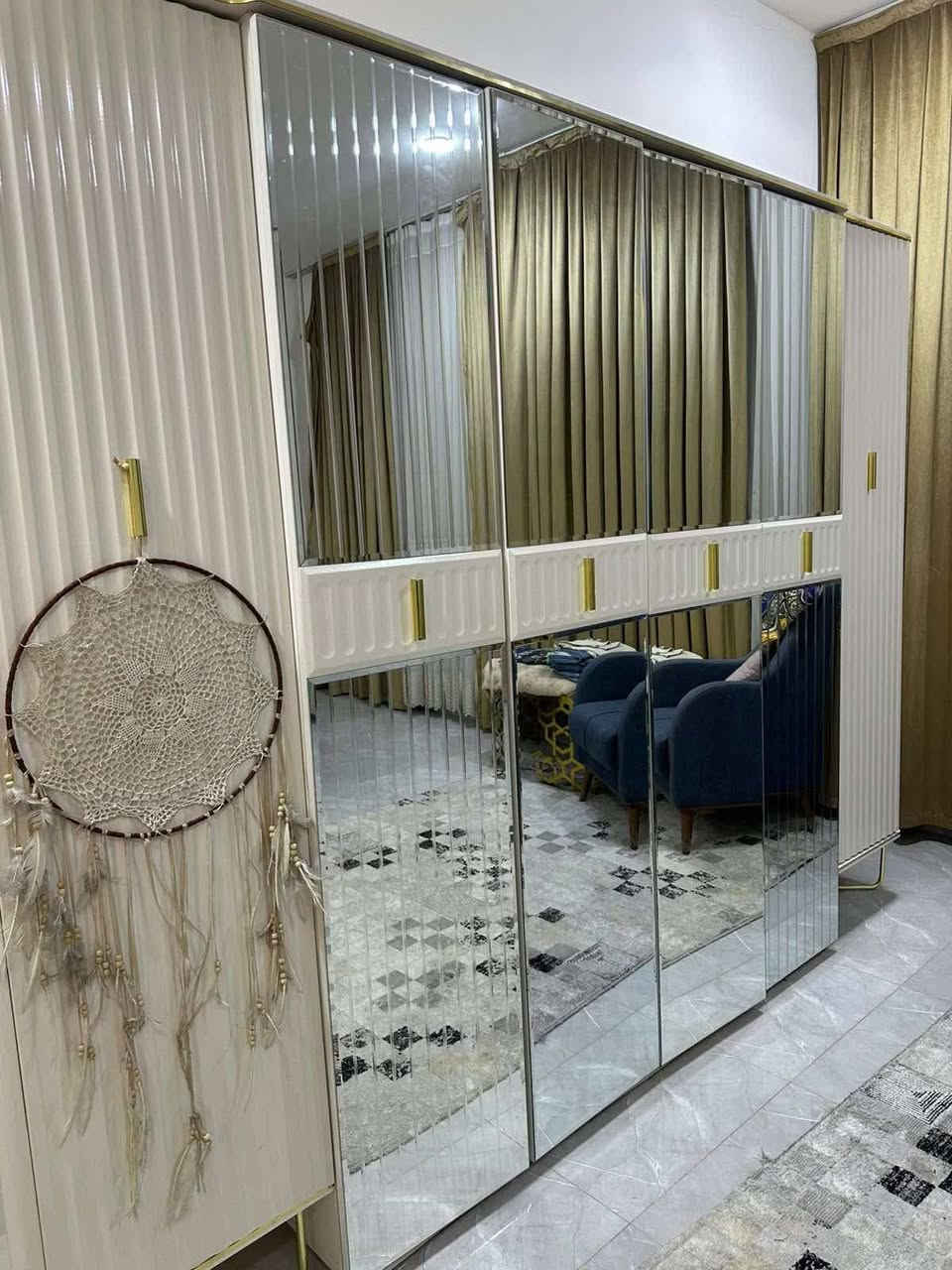 غرفة تركية ٧ قطع نضيفة كلش سعرها ٨٥٠ 
كاونتر ثلاثه أمتار مع سنك و طباخ وملحق
و متر منفصل سعره ٨٥٠ العنوان بغداد حي دجلة


**إذا كنت صاحب هذا الإعلان وتريد حذفه لأي سبب، رجاءا أرسل رسالة إلى الدعم الفني**