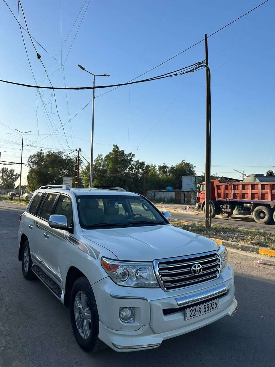 السلام عليكم 
لاندكروز  2015  GXR V6.   بريم فول مواصفات السياره مكفوله كفالة عامة رقم أربيل بسمي تحويل ثاني يوم السياره جاهزه بدون أي نقص تخم تاير جديد صدر امامي خلفي جديد مكينة وكير مكفولات للبيع السعر 390 وبيها مجال رقمي 
*********** العنوان بغداد الكاظمية
