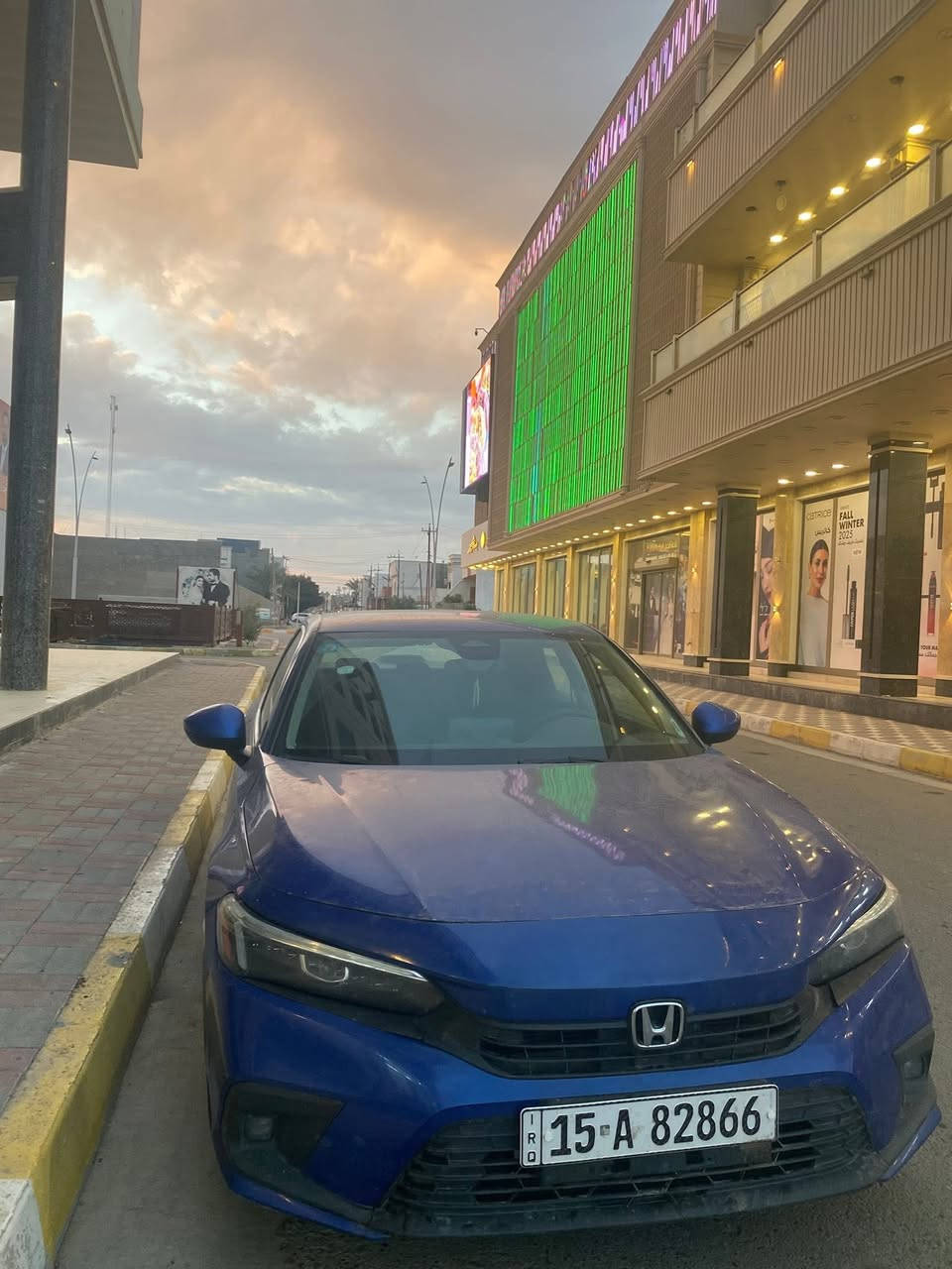 هوندا سيفيك  ياباني  2022
•مكينة 2000 تنفس طبيعي 

•ماشيه 65 الف 

•بصمه 

•شاشه كبيره

•نظام Eco اقتصادي 

•هاندبريك بصمه

•نظام اوتو لايت Auto

•كامره خلفية ثلاث انظمة

•رادار امامي

•مثبت سرعة

•تصحيح مسار

•محدد مسار

•مانع تصادم

•رادار امامي

•تحديد مسار

-توقف ذاتي 

•أوامر صوتية

•بلوتوث 

•مدخل AUX+USB

•شفتات ستيرن

•حادثها موضح بالصور 

•ايرباك سترين مرجع سستم

مكان السيارة-الرمادي

---------
التواصل وتساب

***********

127$
