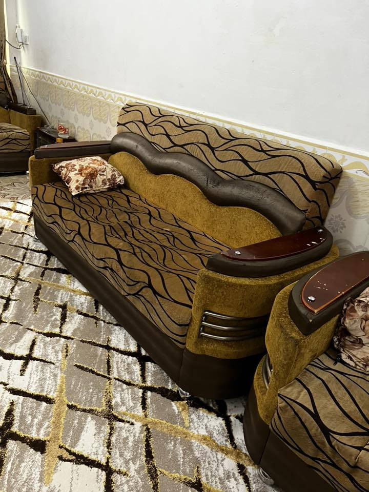 السلام عليكم تخم قنفات للبيع خمس قطع السعر
200 الف بيهن مجال قليل ***********
2 صغير
2كبار
1وسط
