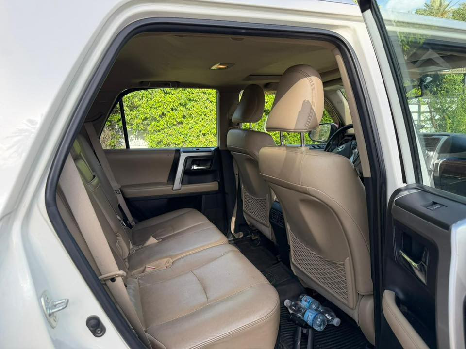 للبيع 4runner وارد امريكي موديل ٢٠١٩
جديدة جدا حادث دعامية وبنيد معروضة ب ٢٨٠$ ورقة وبيهة مجال 
للتفاصيل اكثر اتصل على الرقم ***********
