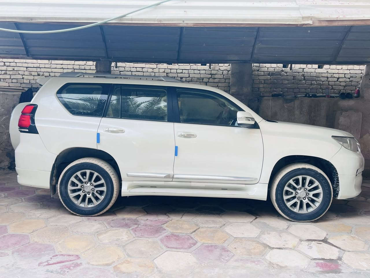 السلام عليكم سياره برادو مديل 2020
سياره مكفوله كفاله عامه. 
المواصفات 
TXL نوع 
6 سلندر 
7راكب 
فتحه سقف 
تبريد 3 قطع 
شاشه
السعر ب 426  
سياره بسمنه  رقم شمالي 
 العنوان / البصره الزبير 
الستفسار اكثر اتصال على الرقم 
***********
