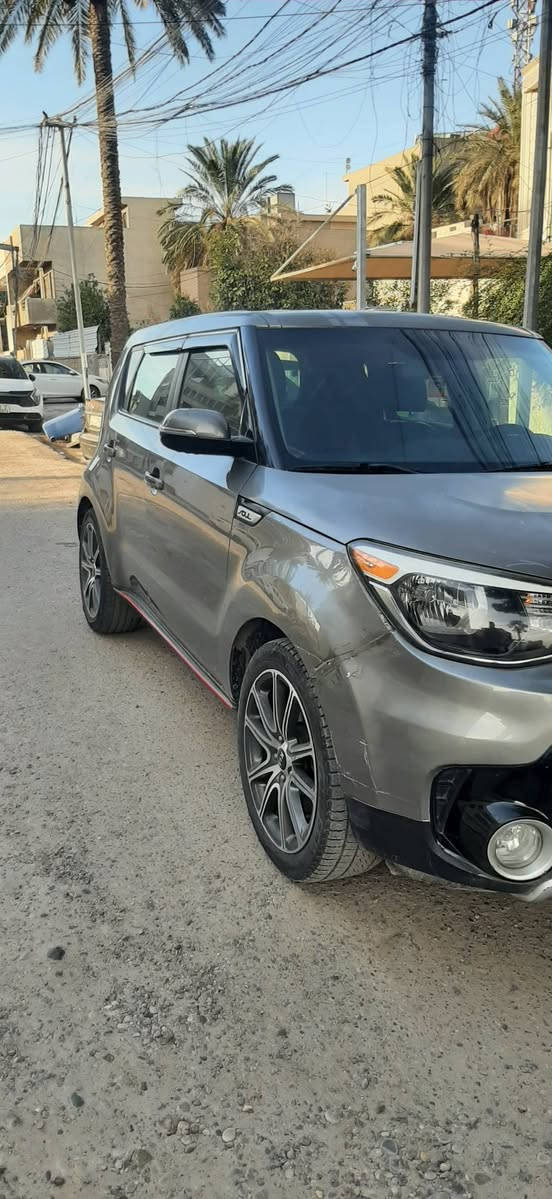 كيا صول موديل ٢٠١٩ وارد امريكي محرك ١٦٠٠ جي تي تيربو  فول مواصفات عدا الفتحه  بصمه تشغيل رقم شمالي تريد كفاله تريد تحويل السعر ١٢٠ورقه ماشيه ٥٥ الف بسمي  مع صور الحادث استفسار الاتصال على الرقم *********** مكان السياره العبيدي حي الرئاسه والسياره جاهزه من كل شي وما تصرف ربع عليه
