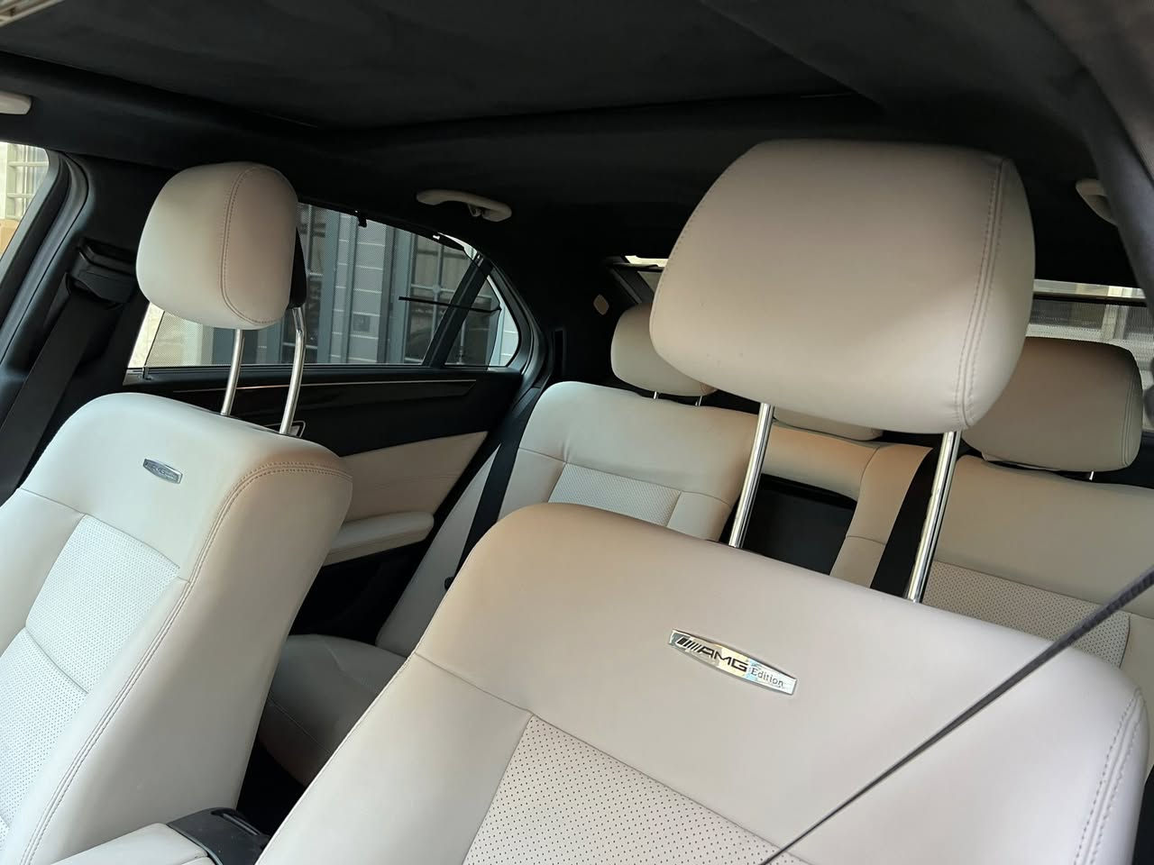 سلام وعليكم مارسدس E350 موديل 2014 تو ويل وارد امريكي سعر 190 هده رقمي ***********
