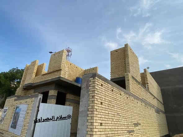 #الحمدلله 
تم اكمال بناء الطابق الاول  مرحلة الرباط فوق الشبابيك مساحةm156
الطوبة والنخيلة الخلفةسلام البصراوي
***********
