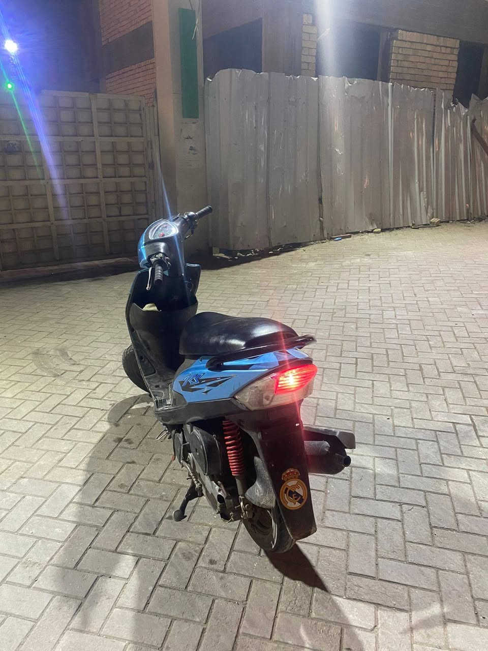 السلام عليكم دراجة ماكس عدلة للبيع دراجة ناعمة اي نقص ما بيهة كهربائيات كلهة شغالة الباتري جديد نكرة سلف بس الهندر خارط دراجة مصارلي اهواي من ماخذهة الدراجة نظيفة صالنصة FM سعرهة 550 مكاني بغداد الاعظمية للاستفسار ***********
