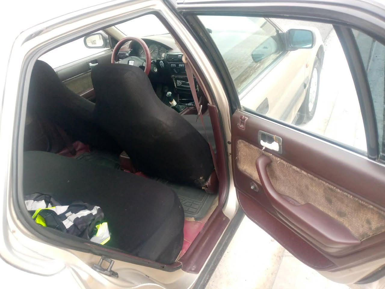 سلام عليكم
للبيع موديل 90

رقم شمالي دهوك شرط الوكاله والتحويل 

رقم جديد 

شنويه جديدة 

هزه جديدة 

كير شرط 

كحرك شرط 

تبريد تدفئه شرط ع سويج 

رقم دولي جديد 

واريمنيه وضع شركة

دواخل وضع شركة 

غرفتها نضافة ٨٠٪؜ 

عزام جماليه 

ع وضعية الشركة بدون خيسانات بدون معجون 

قطعة وحدة بارد جاملخ 

عليها غرامه حوالي ٢ $ورقتين تنزل من السعر

40 ورقة ومجال قليل 

*********** واتساب
