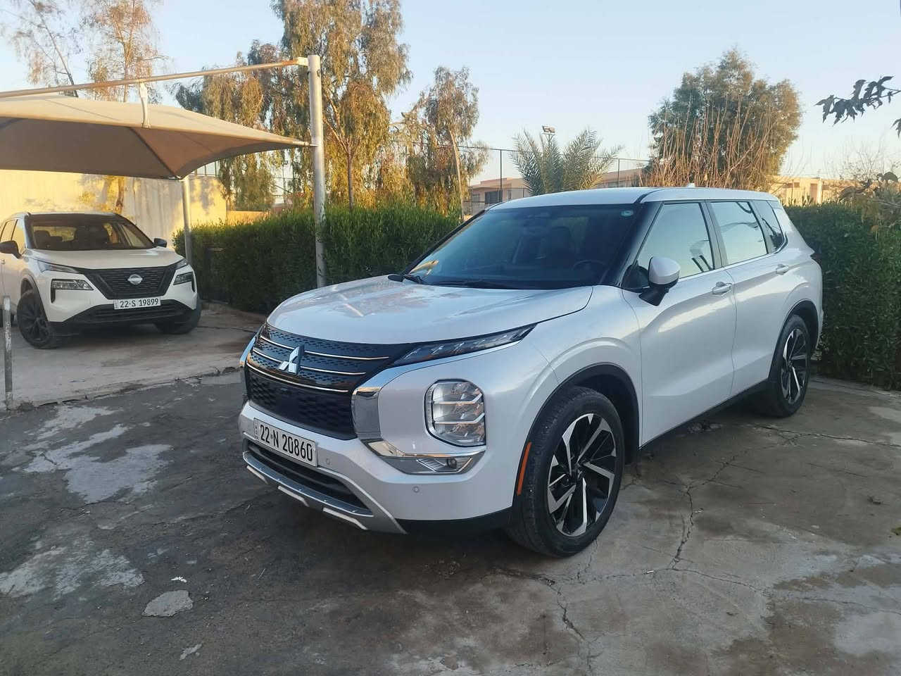 السلام عليكم
اوتلاندر  2024 
مواسەفاتی se بێ پانۆراما  بێ دەبل اکسل 
تەنها قپاغ سندوقی جێی رقەم بۆیاغە 
چەند قۆپەکی بچووک لە سقف هەیە پێیوە دیارنیە ٤ یان ٥ 
کاتی دهۆک تازە ڕەقەم کراوە ٦٤ هەزار ڕۆیشتییە 
سعر ٢٢٣ 
شوێن. هەولێر 
JA4J3VA88RZ026538 ڕەقەم شاسی 
 ***********
