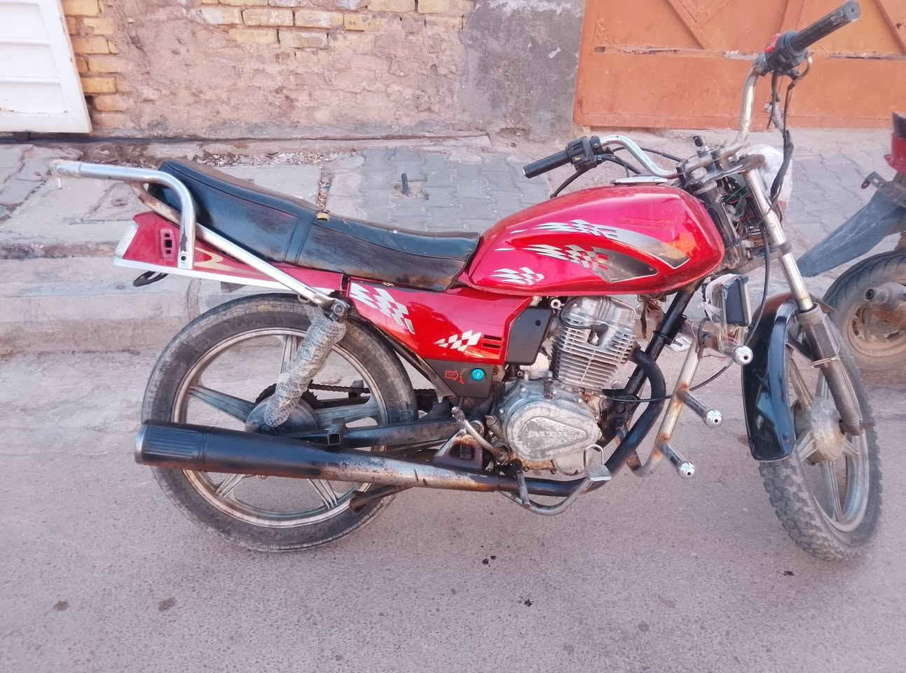 فيوم رقم للبيع مكاني كوت زين القوس كهربائيات شغاله رايدها ب350 اتصل وتدلل ***********
